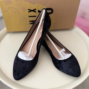 Mix No.6 Elegant Black Velvet Flats 6.5